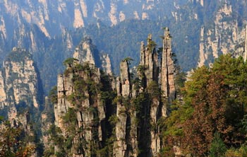 長沙出發(fā)到黃龍洞、張家界森林公園、天門山、鳳凰五日游